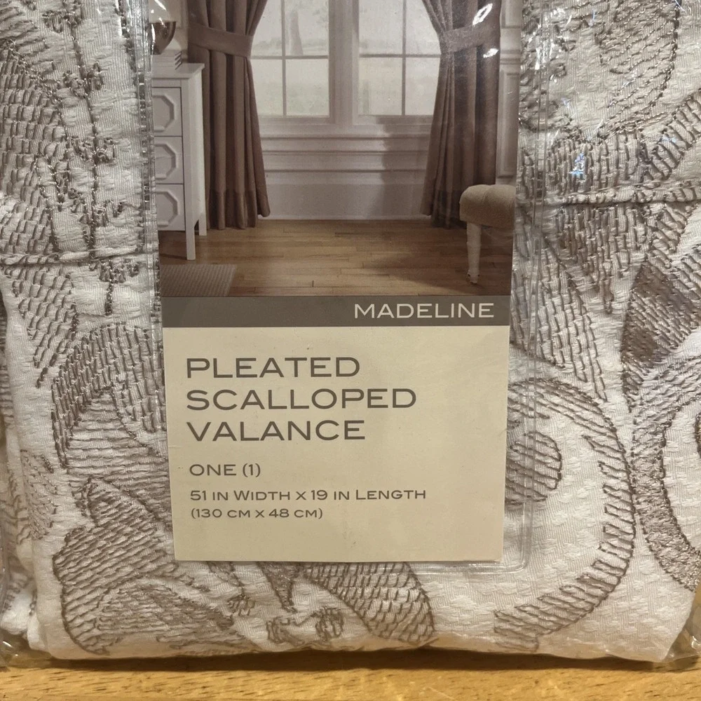 Croscill‎ Madeline Pleated Scalloped Valance Ivory Embroidered 51x19